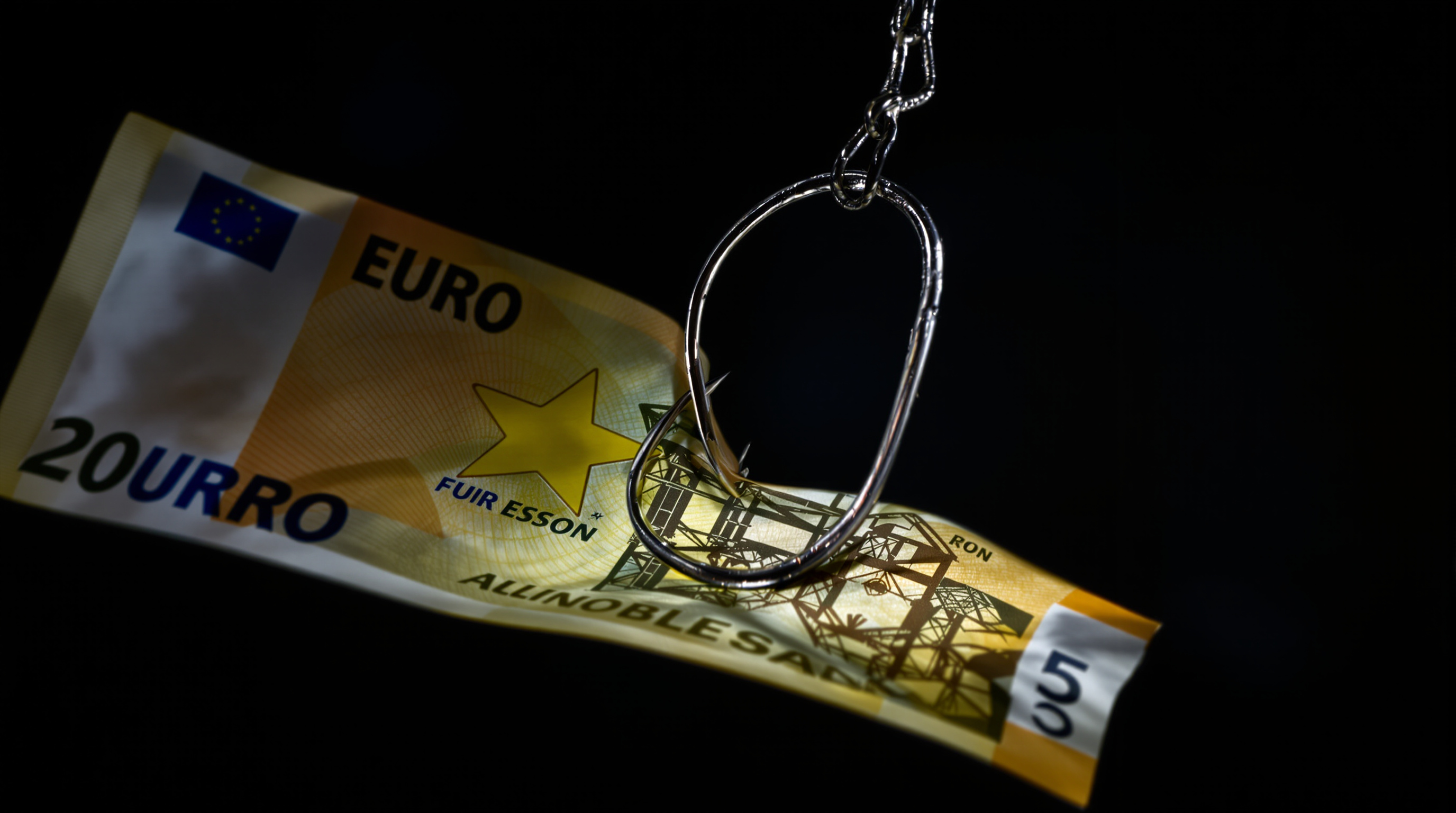 Piège du prêt facile : hameçon avec billet euro